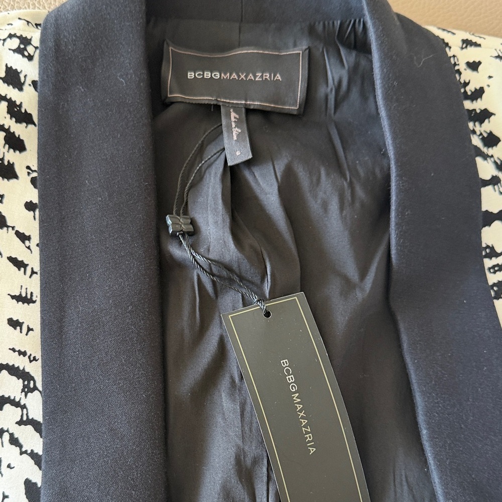 BCBGMaxAzria Monochrome Patterned Blazer size S. Elegant blazer. - Picture 3 of 6